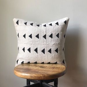 Authentic African mudcloth NWOT 18x18